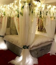 Our Exquisite Canopy Bed Decoration